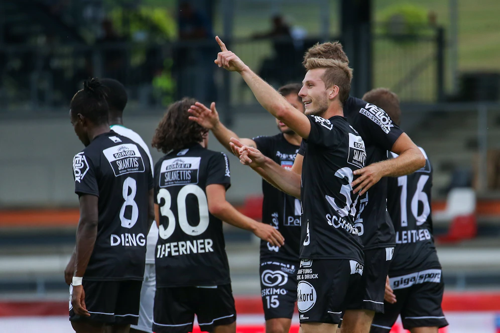 Wolfsberg feiert den Zitter-Aufstieg gegen Neisiedl. 