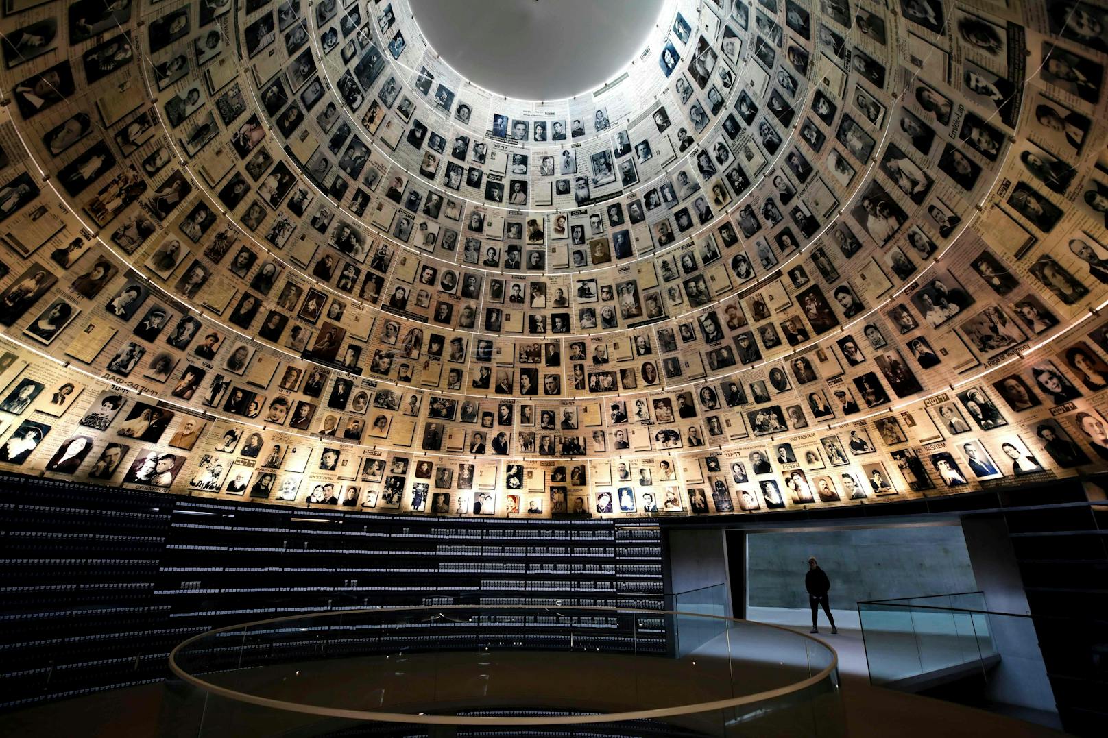 Die Gedenkstätte Yad Vashem in Jerusalem bezeichnete das Phänomen eine Trivialisierung des Holocausts.