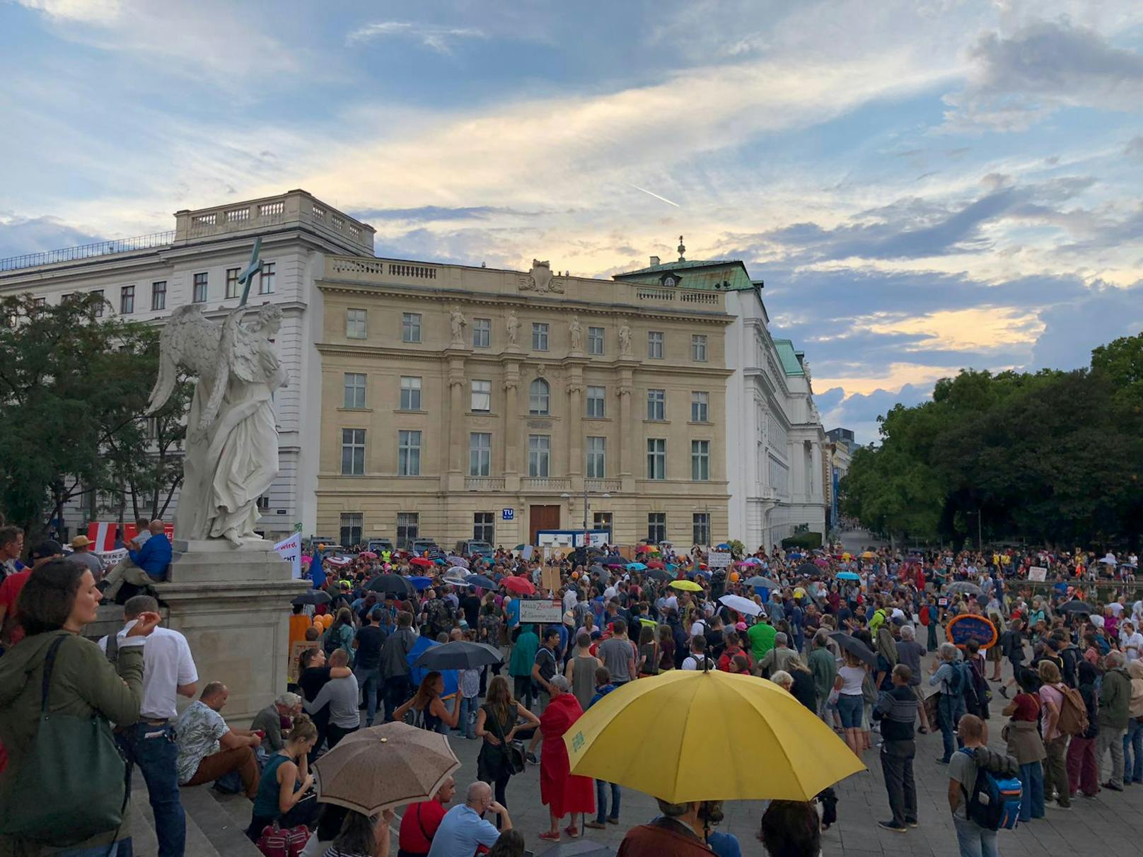 Corona-Demo am Wiener Karlsplatz (29. August 2020)