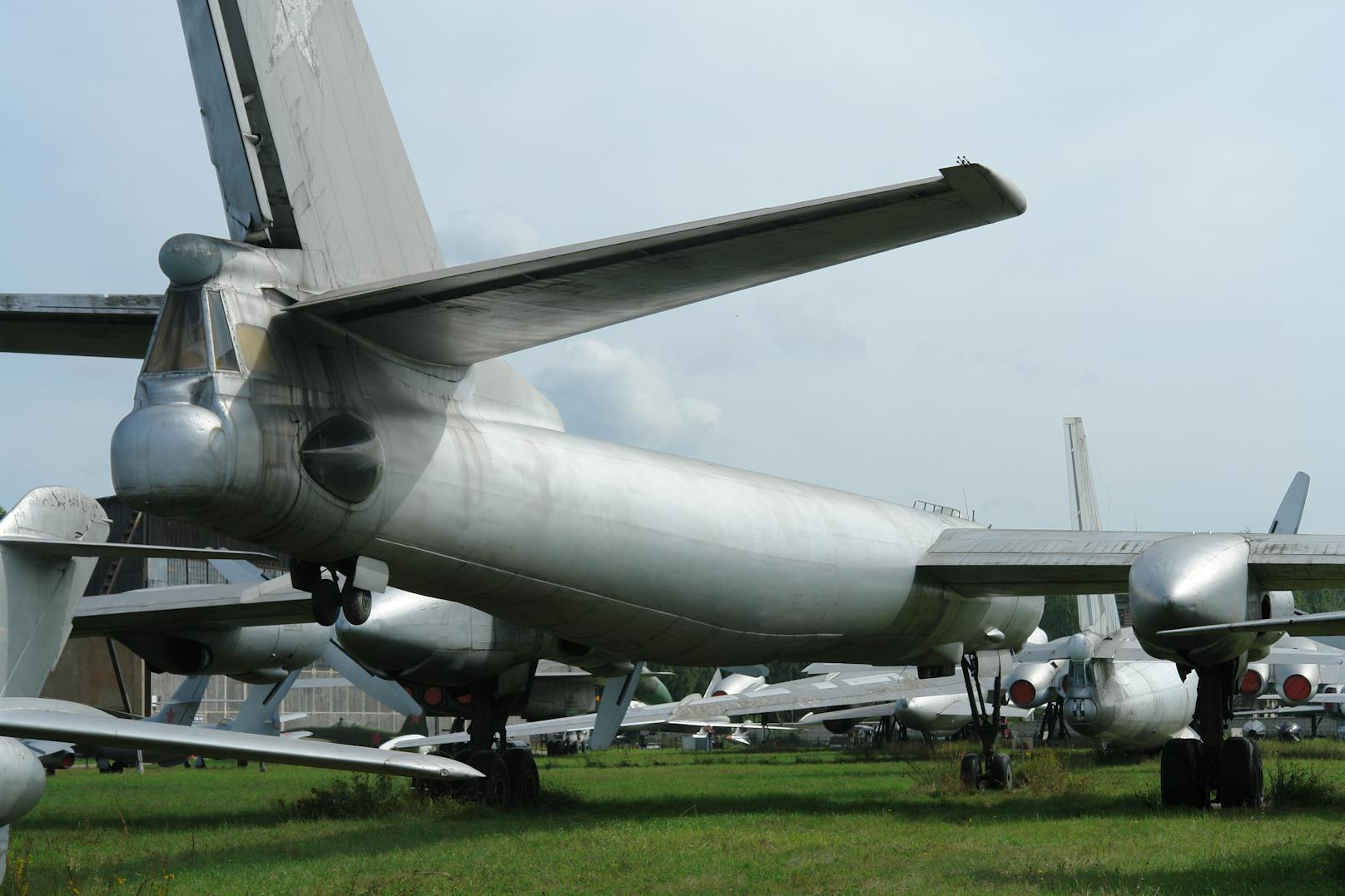 Mit dieser umgebauten Tupolew Tu-95W wurde 1961die "Zar-Bombe" zu ihrem ersten und einzigen Test abgeworfen.&nbsp;Sie steht heute noch im Museum der Luftstreitkräfte nahe Moskau.