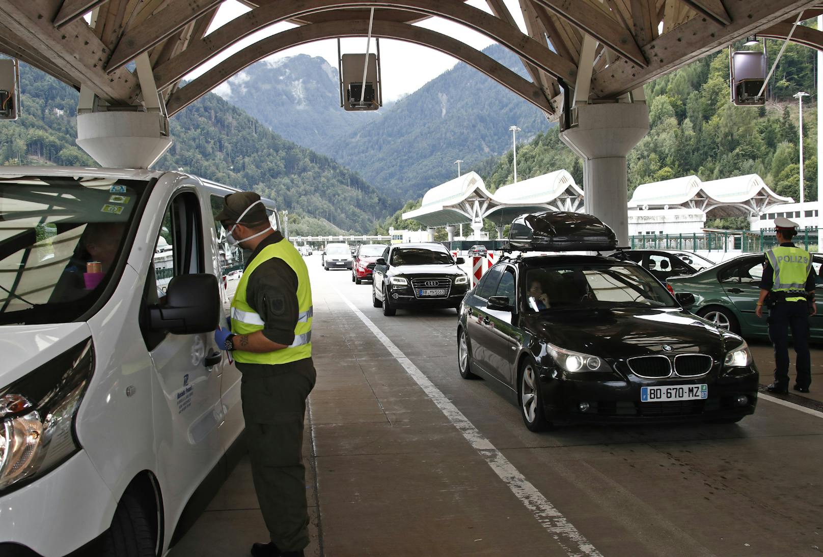 Kontrollen am Grenzübergang Karawankentunnel in Kärnten (16. August 2020)