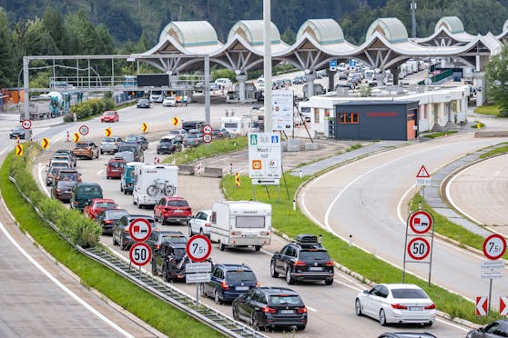Kontrollen am Grenzübergang Karawankentunnel in Kärnten (16. August 2020)
