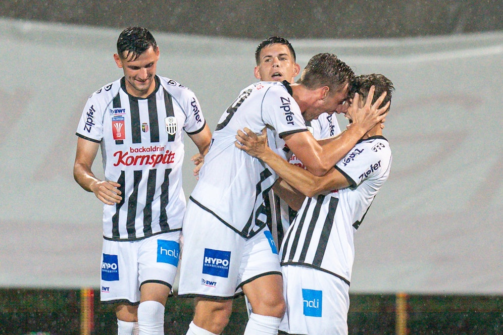 Der LASK feiert den Aufstieg. 