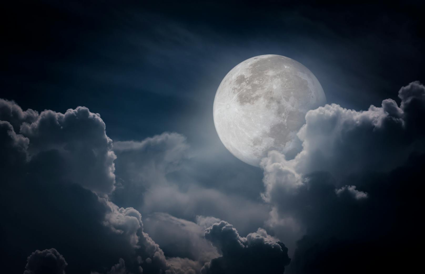 Der Mond könnte uns in den nächsten Nächten ganz schön zu schaffen machen.<br>