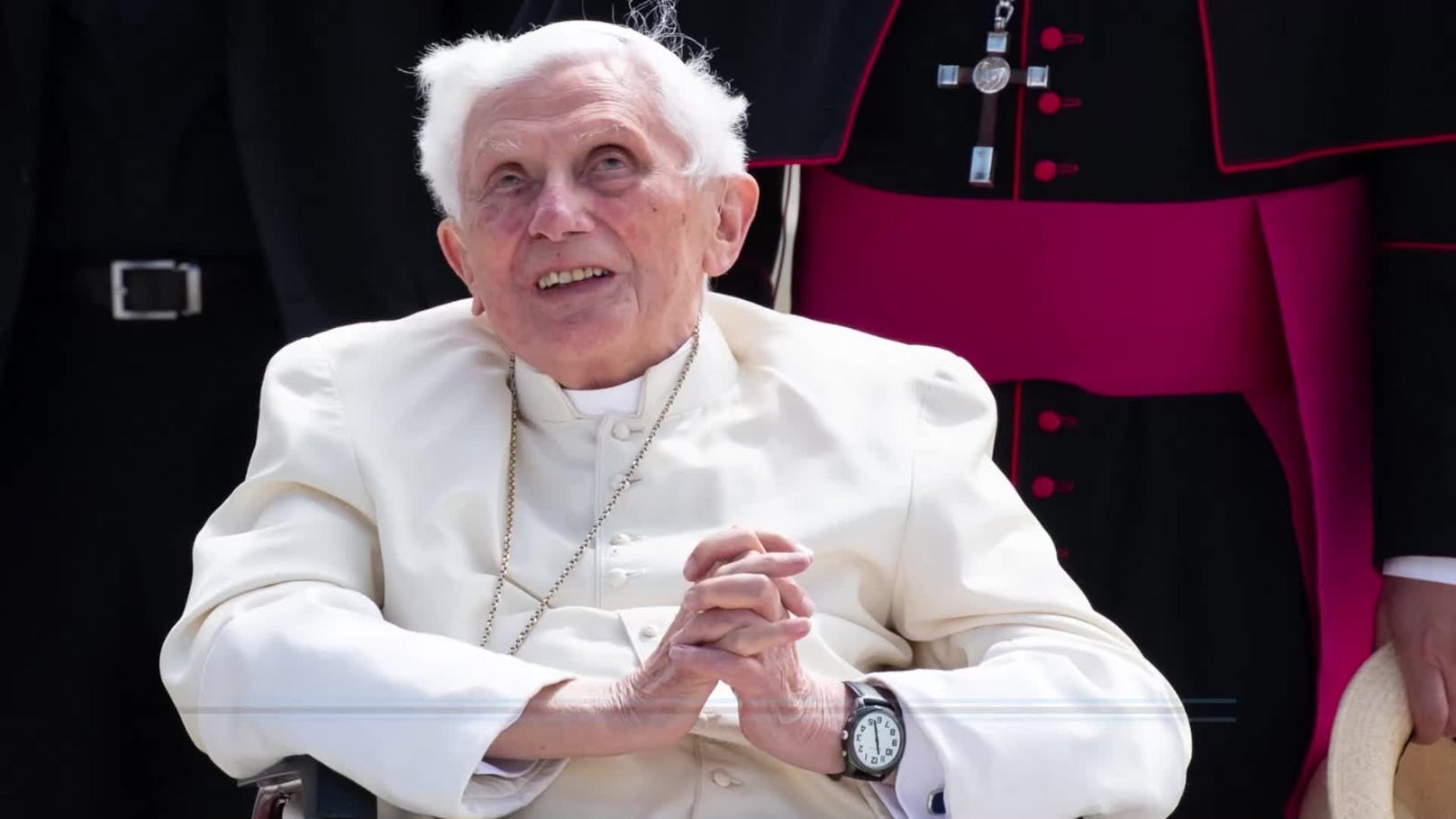 Der 93-jährige Ex-Papst Joseph Ratzinger ist gesundheitlich angeschlagen.