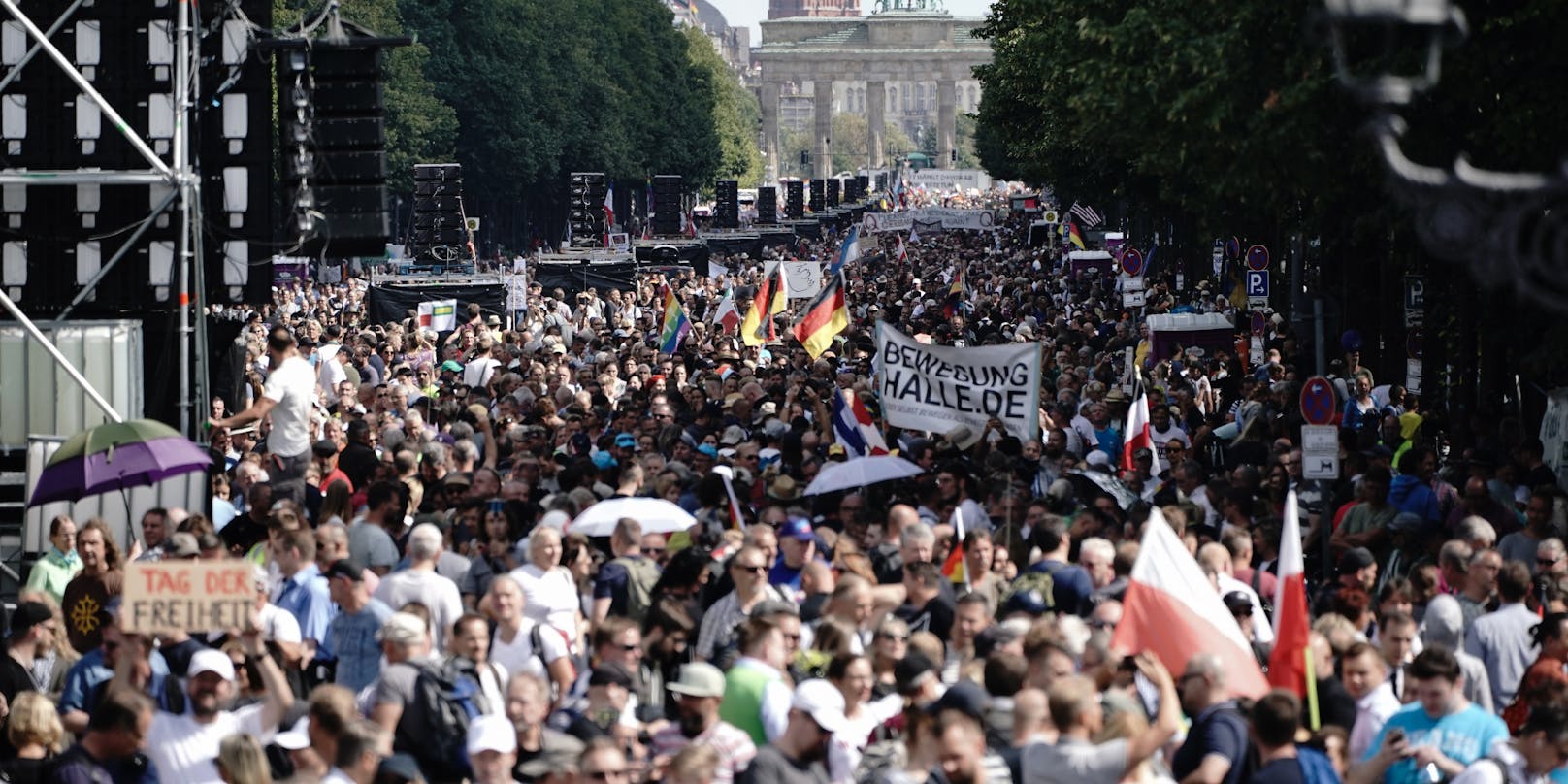 38.000 Menschen demonstrierten in Berlin gegen die staatlichen Corona-Schutzauflagen.