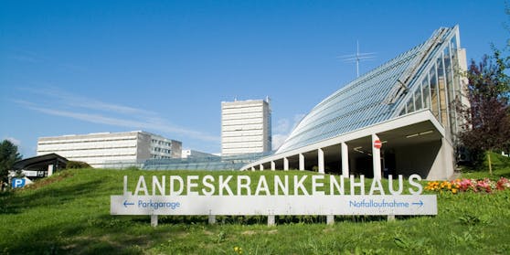 Die Frau wurde in das LKH Feldkirch eingeliefert.