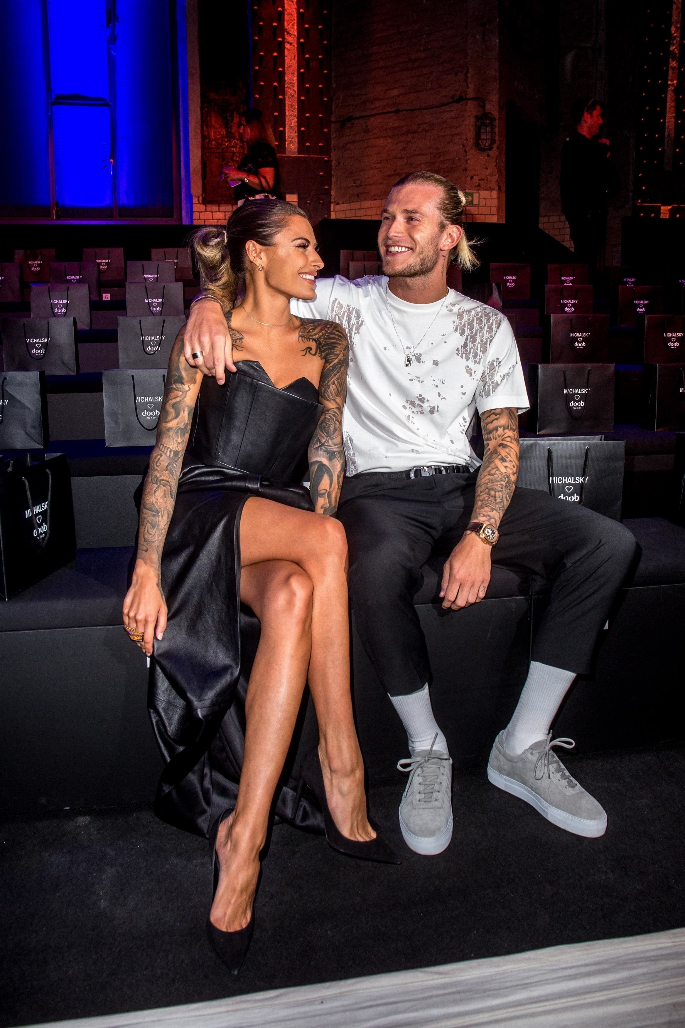 Model <strong>Sophia Thomalla</strong> und ihr Liebster, FC-Liverpool-Torwart <strong>Loris Karius</strong>, bei der Berliner Fashion Week 2019.