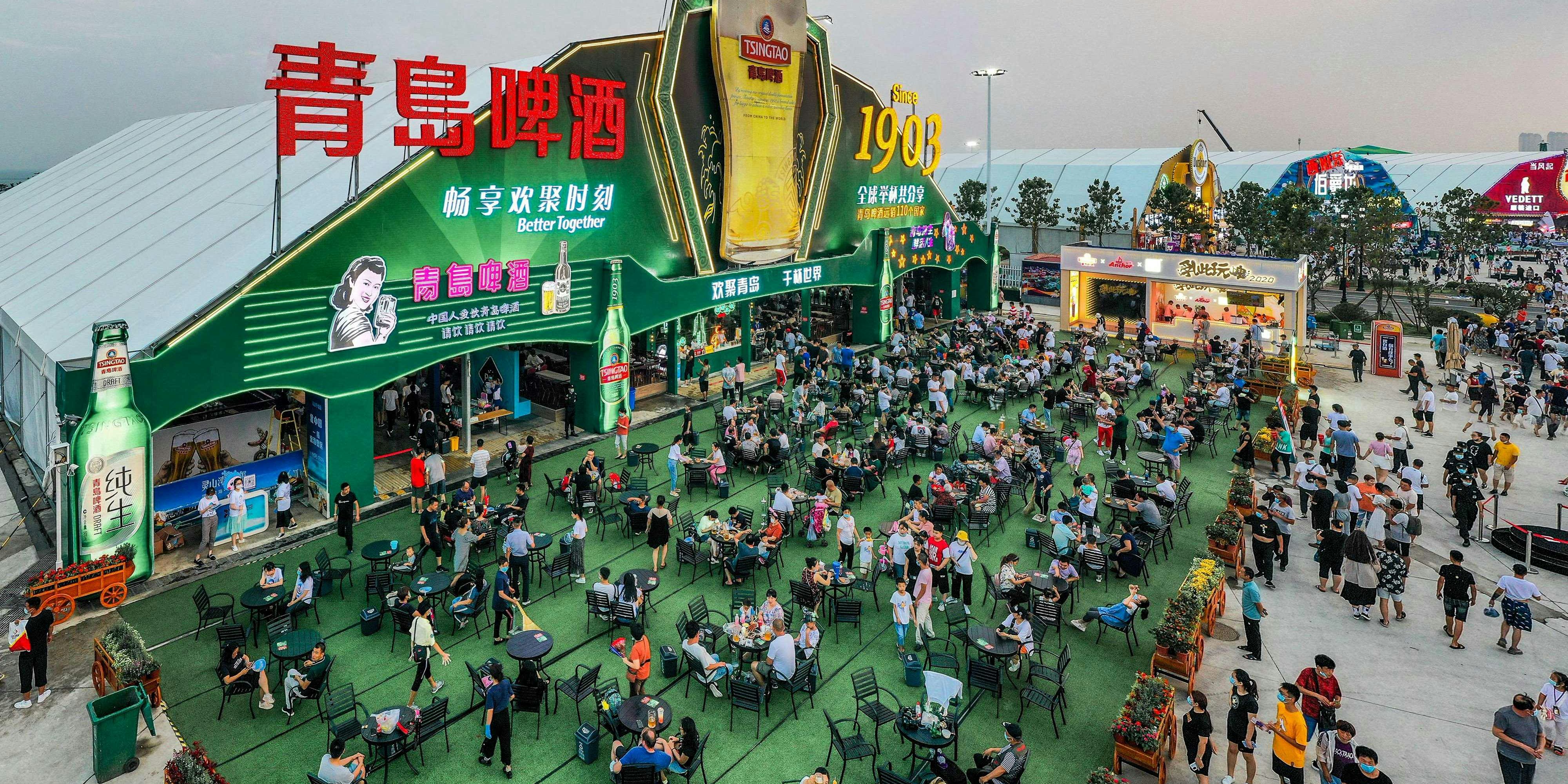 Trotz Bierlaune gelten auch auf&nbsp;"Chinas Oktoberfest" die Corona-Abstandsregeln