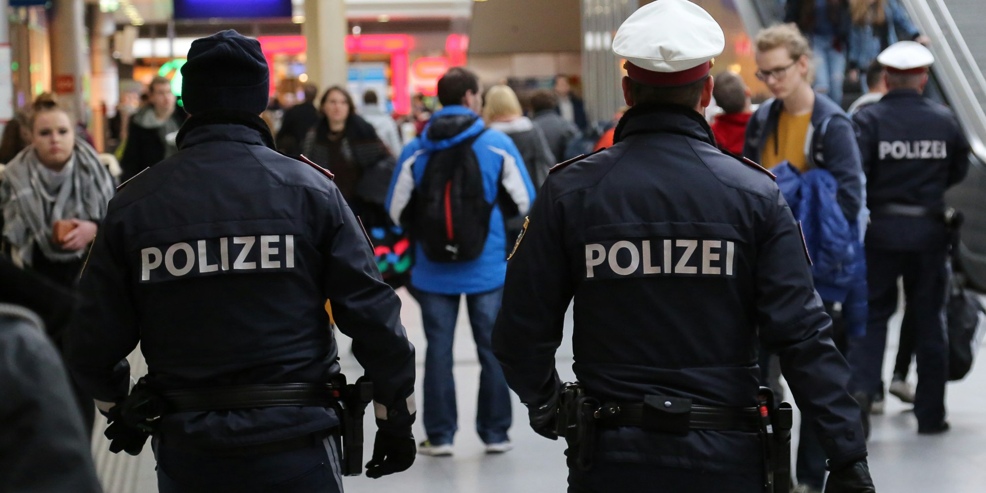 Polizei Bahnhof Festnahme