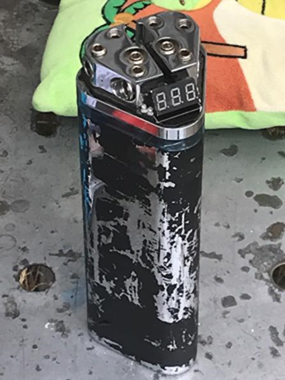 Dieser Gegenstand machte teilweise die Sperre des Atzgersdorfer Platzes nötig.