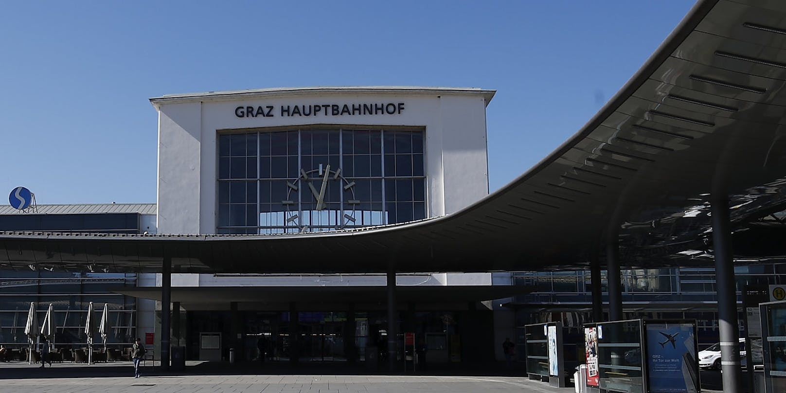 Am Grazer Hauptbahnhof kam es am Montagabend (04.08.2020) zu einer sexuellen Belästigung und gefährlichen Drohung. 