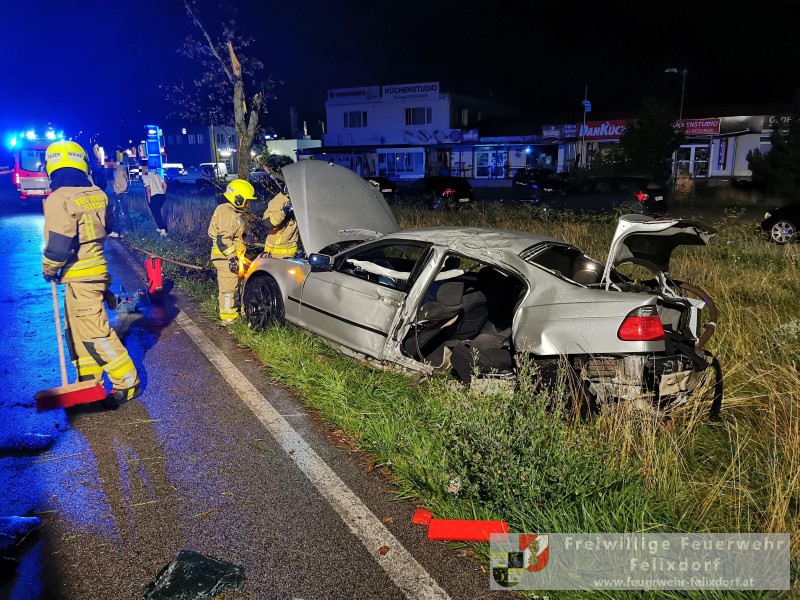 Das demolierte Auto.
