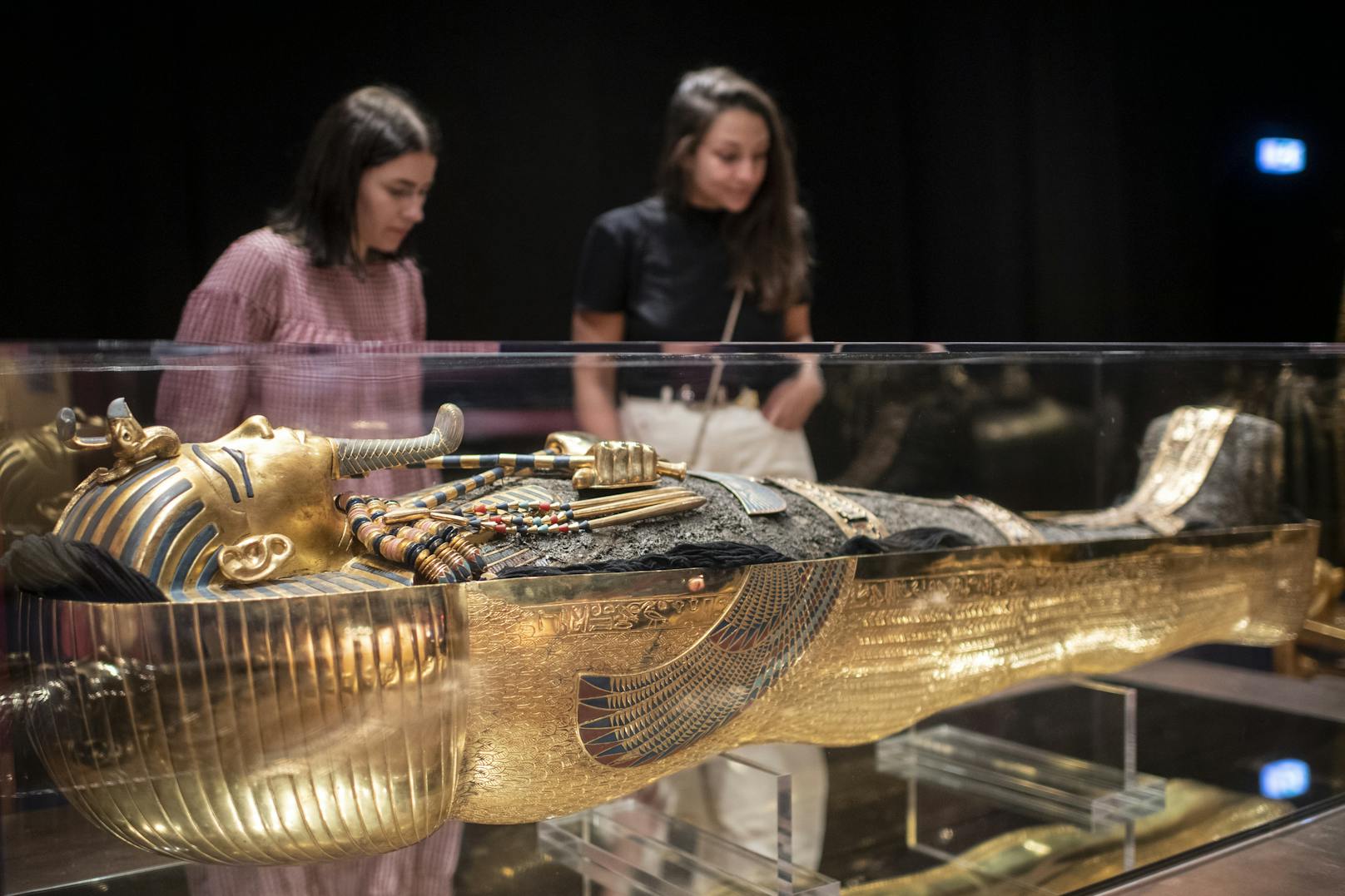 Die Ausstellung "Tutanchamun: Sein Grab und die Schätze" in in der Halle 622, Zürich, zeigt noch bis 1. November 2020 original- und maßstabsgetreue Nachbauten der Grabkammern und Schätze.