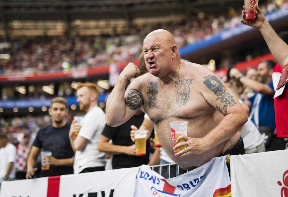 Dürfen die Fans in der Premier League bald wieder Bier auf den Tribünen trinken?