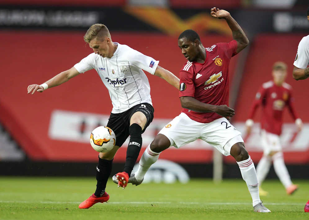 Philipp Wiesinger gegen Odion Ighalo. 