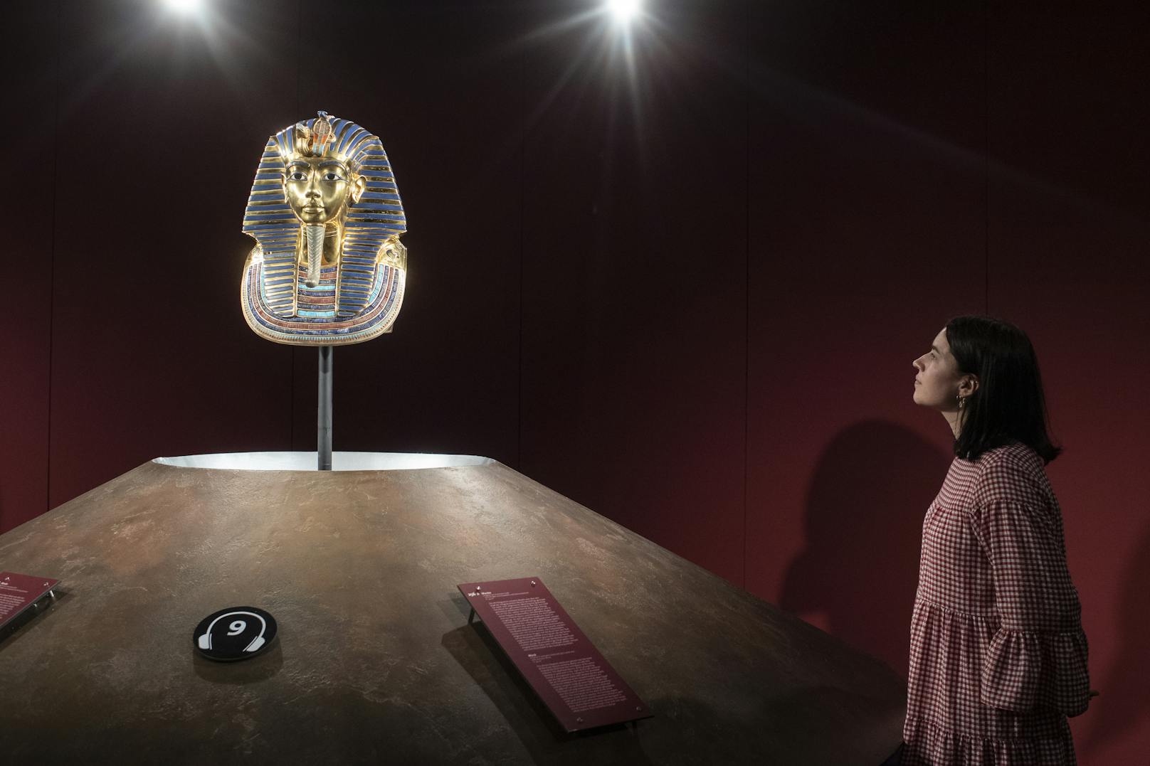 Die Ausstellung "Tutanchamun: Sein Grab und die Schätze" in in der Halle 622, Zürich, zeigt noch bis 1. November 2020 original- und maßstabsgetreue Nachbauten der Grabkammern und Schätze.