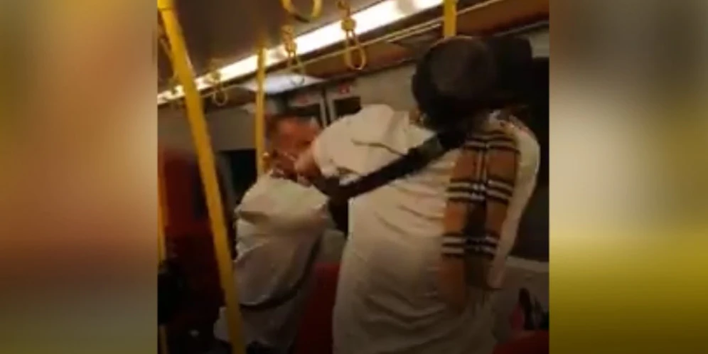 Wegen einer fehlenden Maske flogen in der U1 die Fäuste.