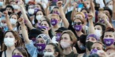 Tausende Türken gehen gegen Frauentötungen auf Straße