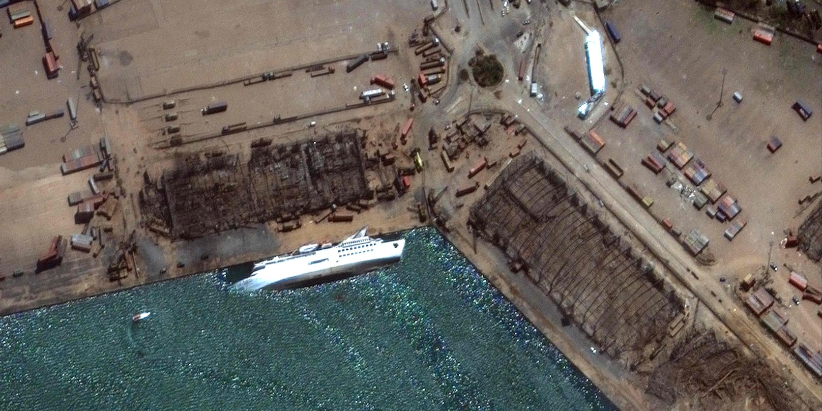 Satellitenbild des Beiruter Hafens.