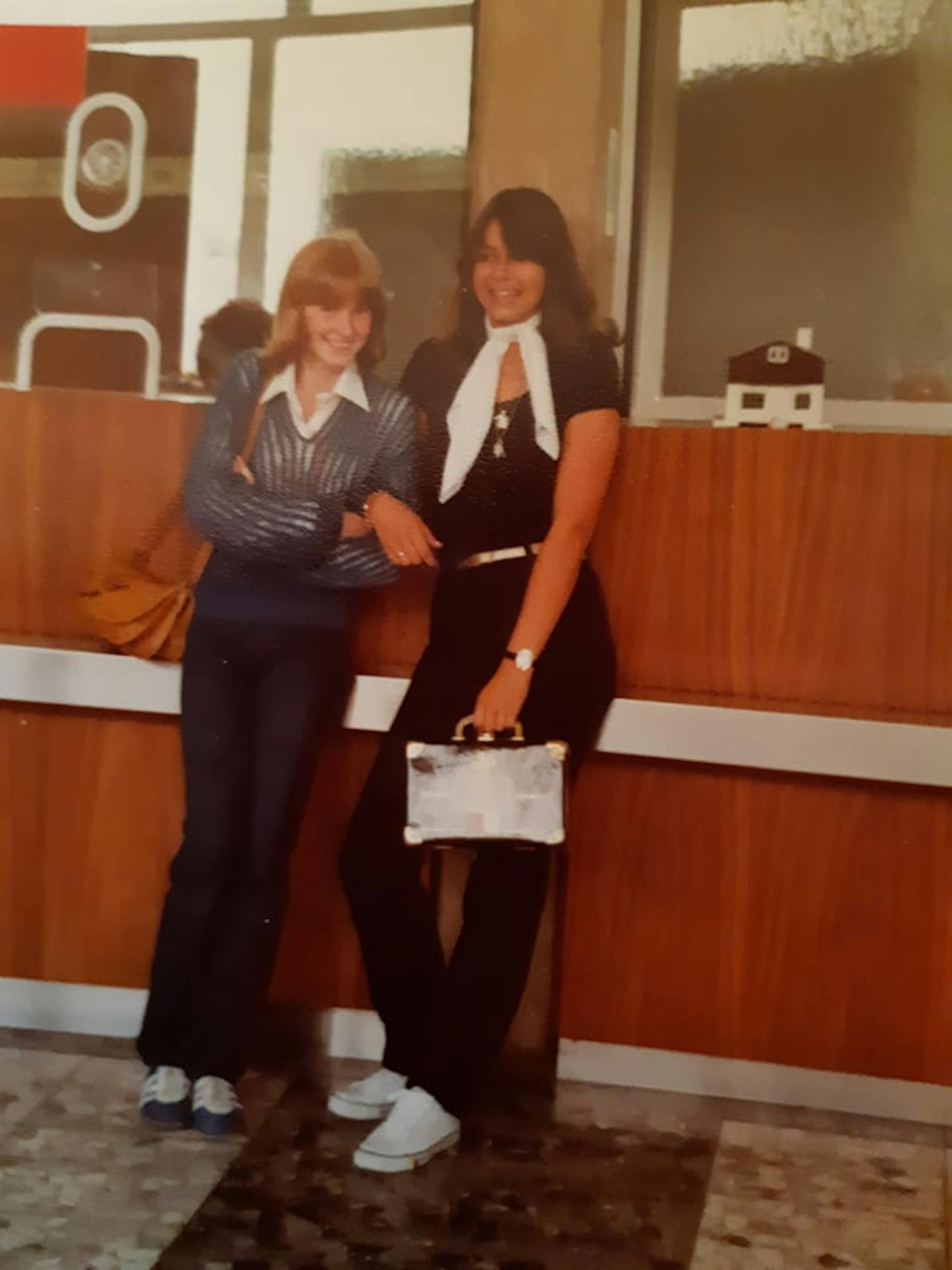 In den 70er Jahren waren die beiden Wienerinnen beste Freundinnen. Auf dem Foto waren Martina und Susanne beide 15 Jahre alt.<br>