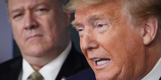 US-Außenminister Mike Pompeo (links, neben Präsident Donald Trump) möchte Österreichs Bundesregierung treffen