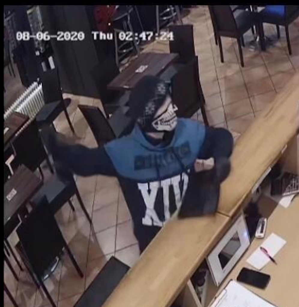 Jetzt gibt es Bilder aus der Überwachungskamera. Nach diesem Mann wird gesucht.