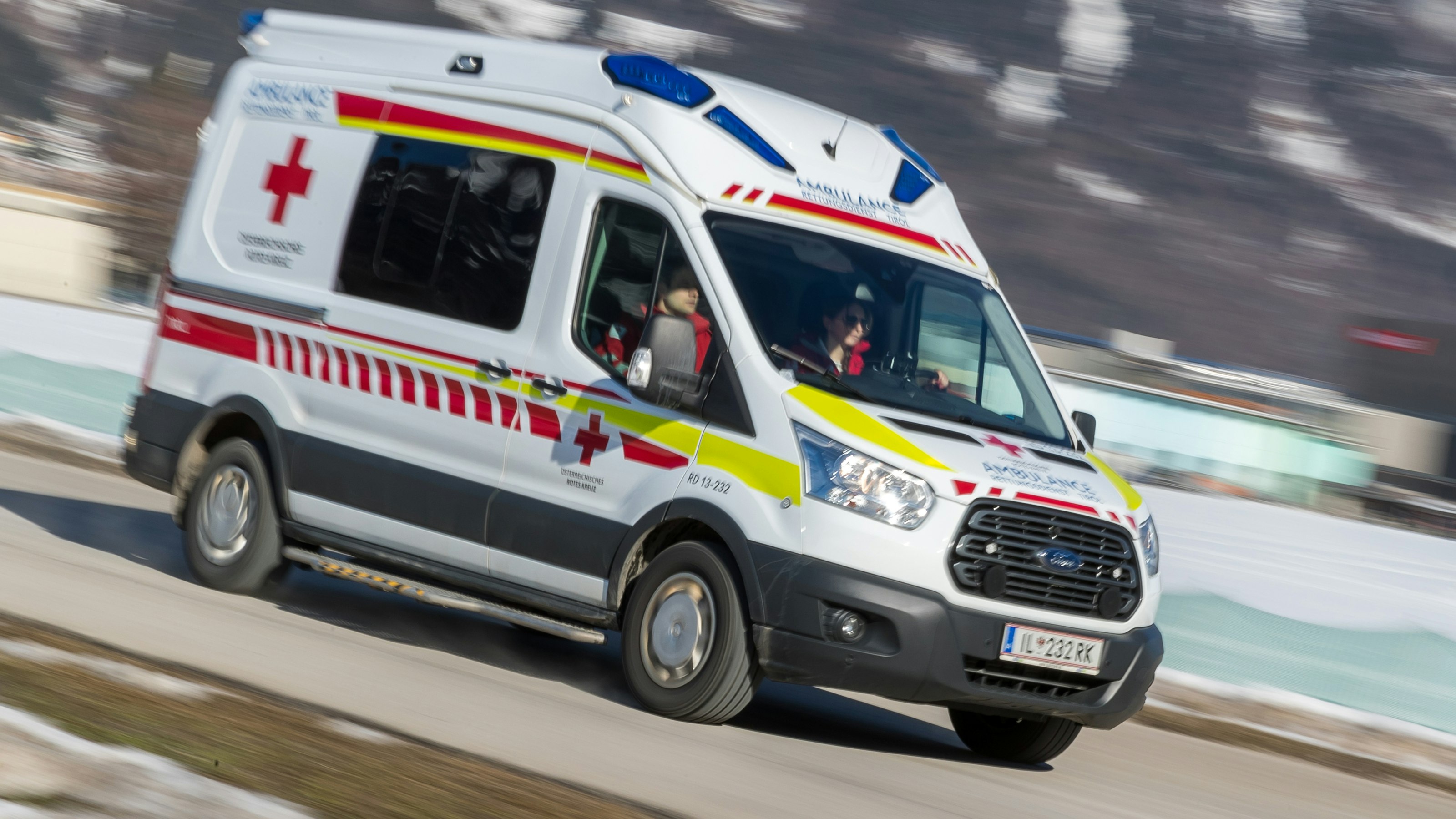 Für den Autolenker kam jede Hilfe zu spät (Symbolbild).