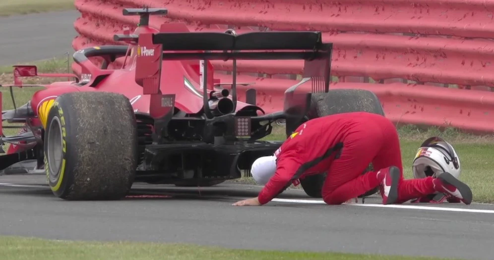 Sebastian Vettel schaut selbst nach.