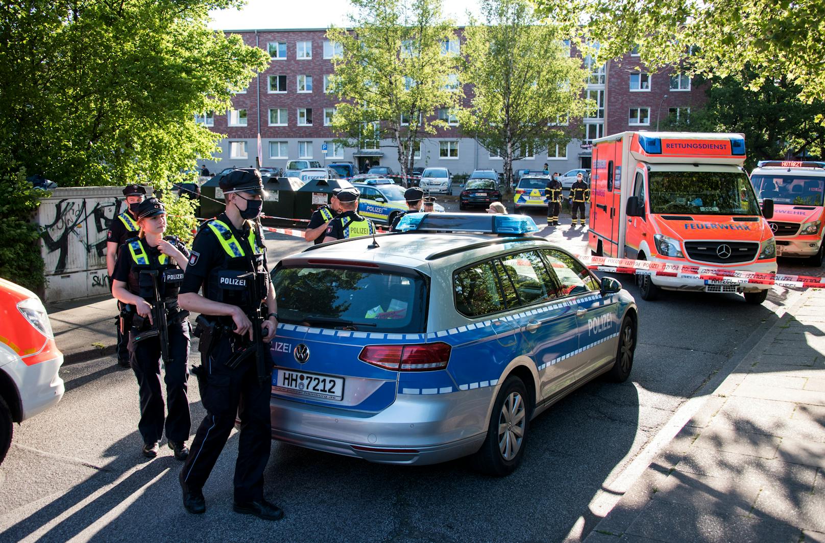 Einsatzkräfte der Feuerwehr und Polizei in Hamburg-Bergedorf am 30. Mai. (Symbolfoto)