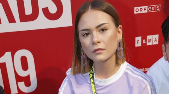 Popstar Mathea ("2x") muss ihre Tour verschieben.