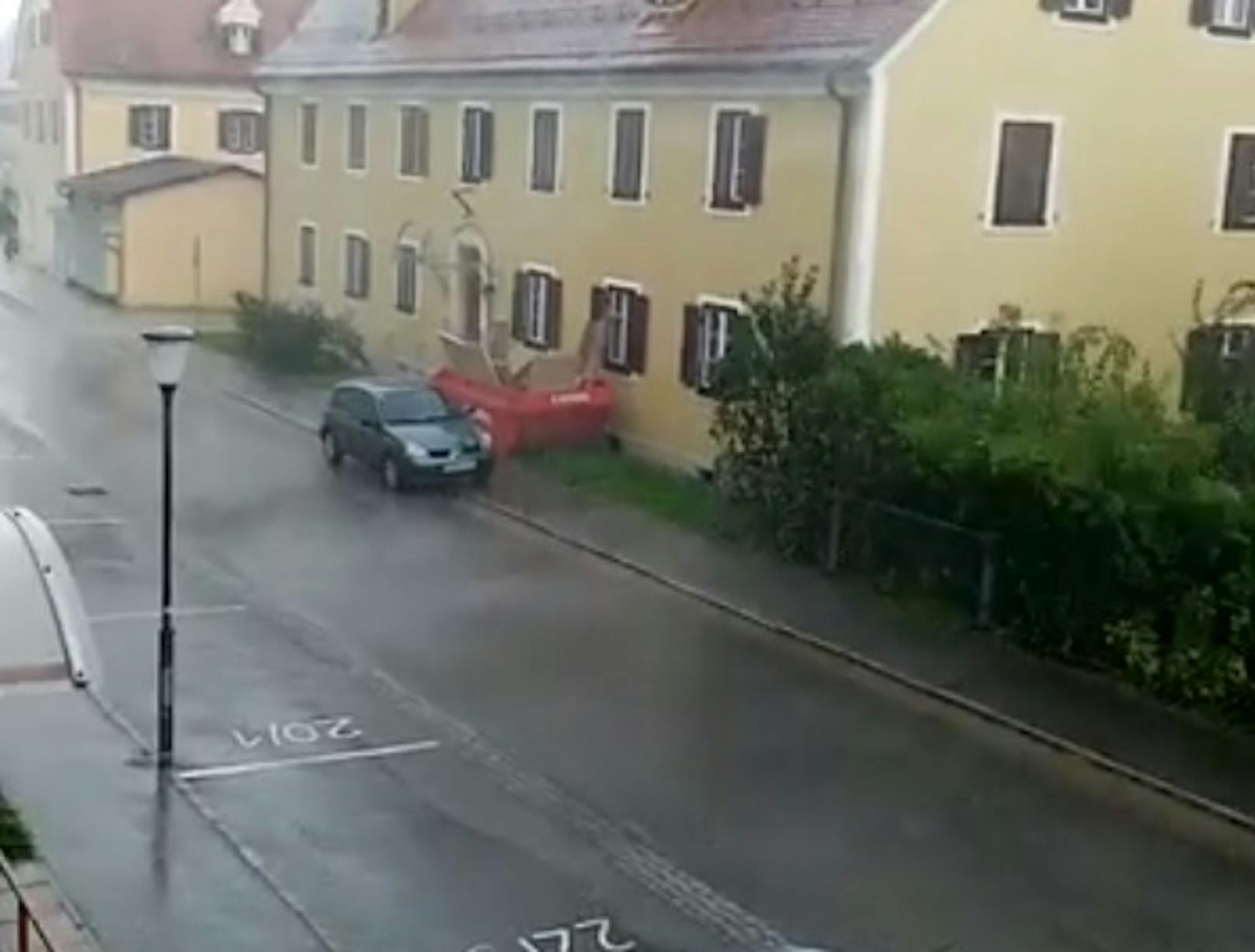 In Fürstenfeld toben schwere Regenfälle.