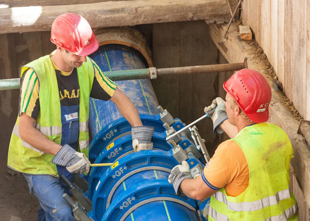 Seit rund 100 Jahren leiten die Wasserrohre der Wiener Hauptwasserleitung das kostbare Nass in die Stadt. Nun werden die Rohre etappenweise erneuert. 