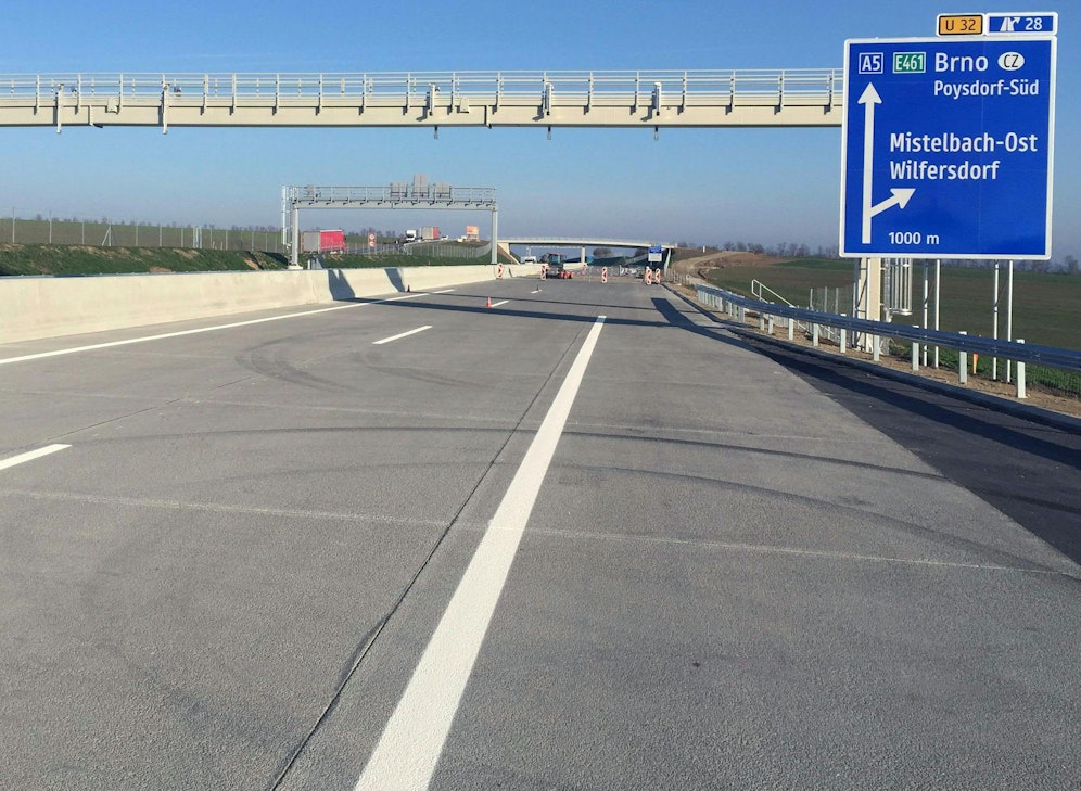 Der Raser wurde nach der A5 auf einem B7-Abschnitt bei Drasenhofen erwischt.