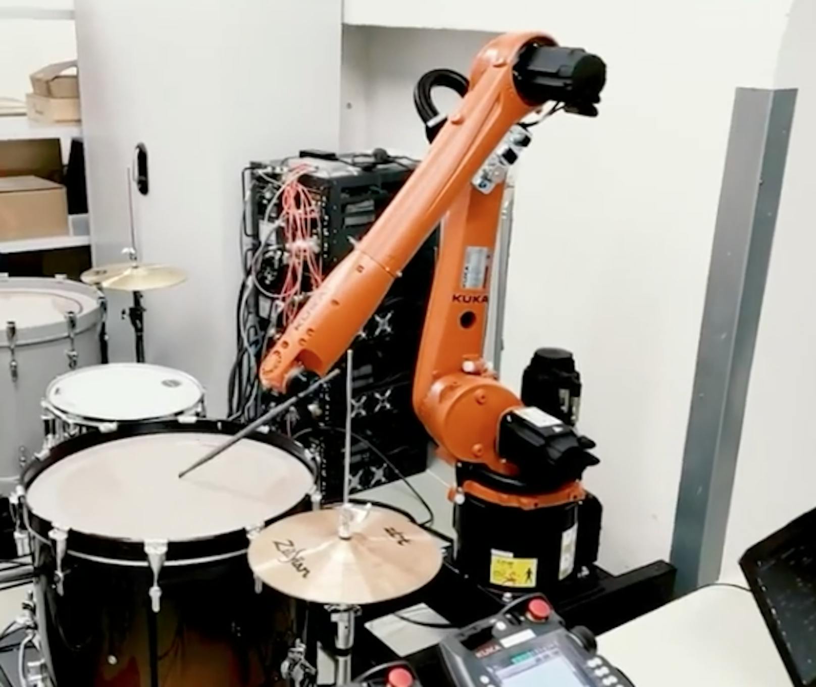 Die Roboter der Kunst Uni Linz üben schon fleißig für ihren Auftritt am Ars Electronica Fesitval 2020. 