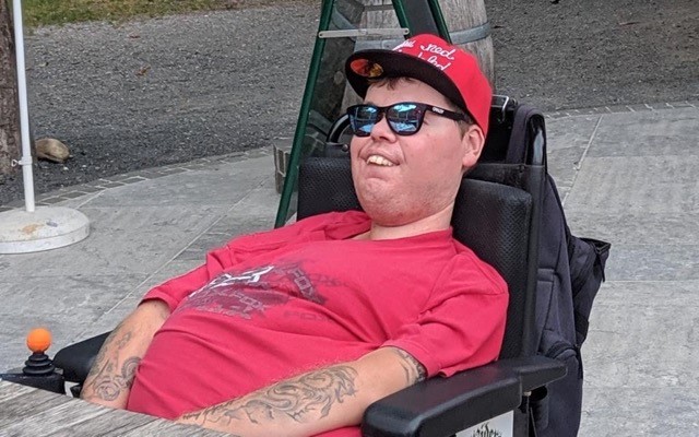Jürgen S. (32) braucht das Medikament Spinraza.