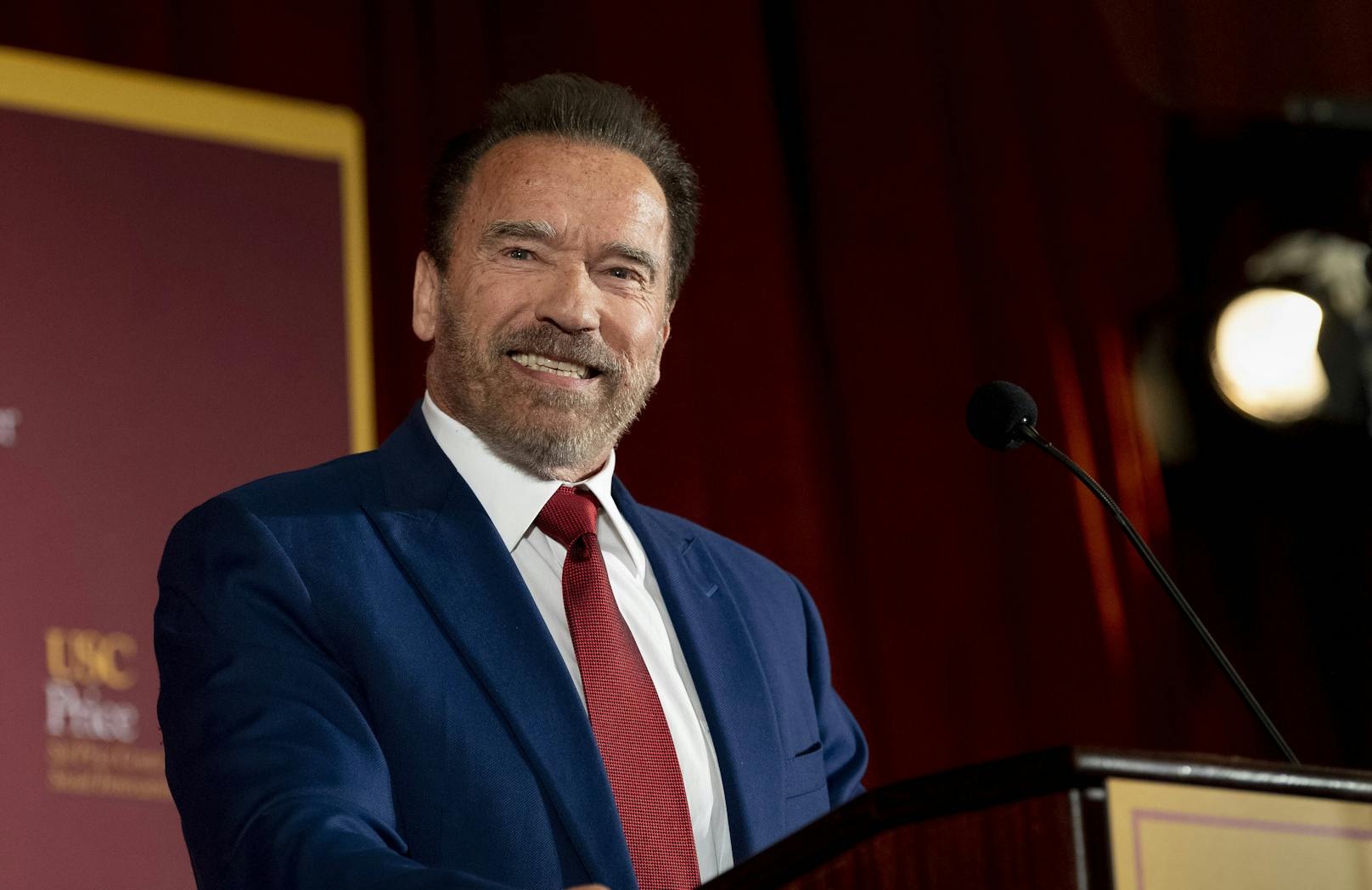 <strong>PLATZ 10</strong>: <strong>Arnold Schwarzenegger</strong> ist nicht nur Sportskanone und <em>"Terminator"</em>, die steirische Eiche verfügt auch über einen IQ von 135.&nbsp;