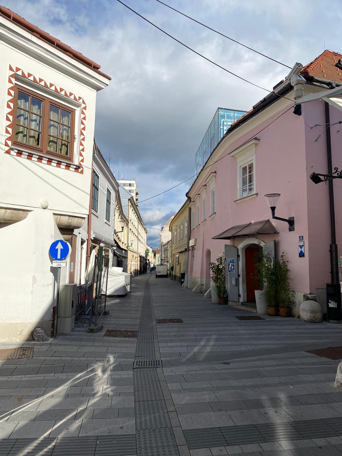Die Herrengasse in Wr. Neustadt.