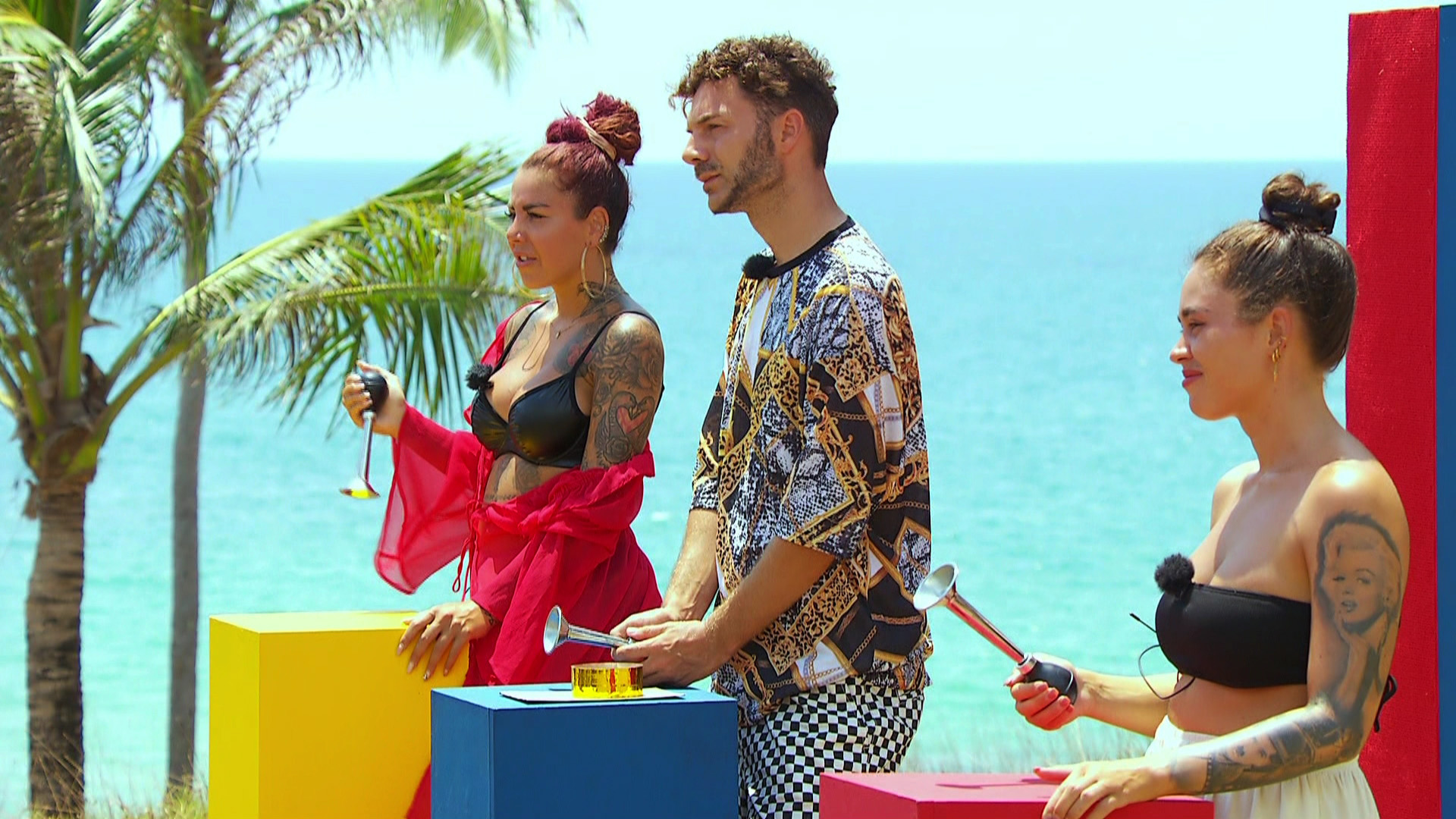 <strong>Kate Merlan </strong>(li,), <strong>Sam Dylan</strong> (Mitte) und <strong>Melissa Damilia</strong> rittern um den Sieg im <em>"Kampf der Realitystars"</em>-Finale.