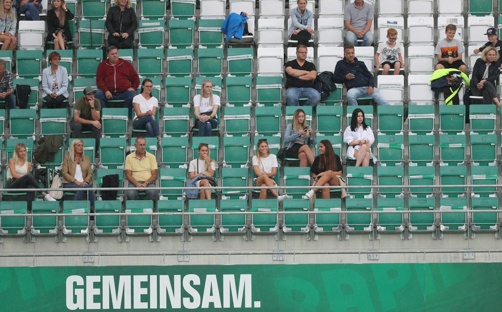 Nur noch 1.500 Fans sind in Bundesliga-Stadien erlaubt.