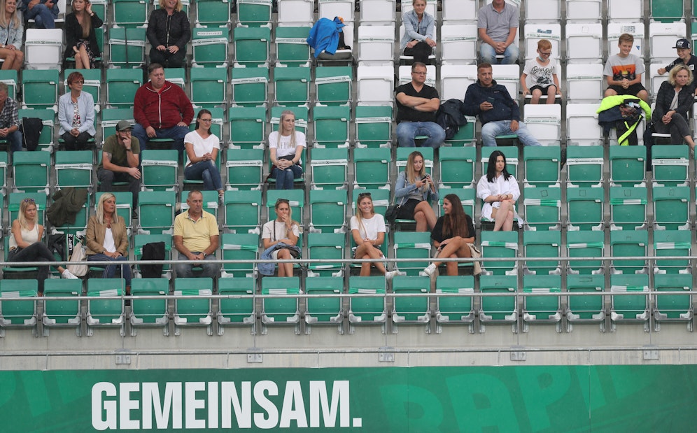 Nur noch 1.500 Fans sind in Bundesliga-Stadien erlaubt.