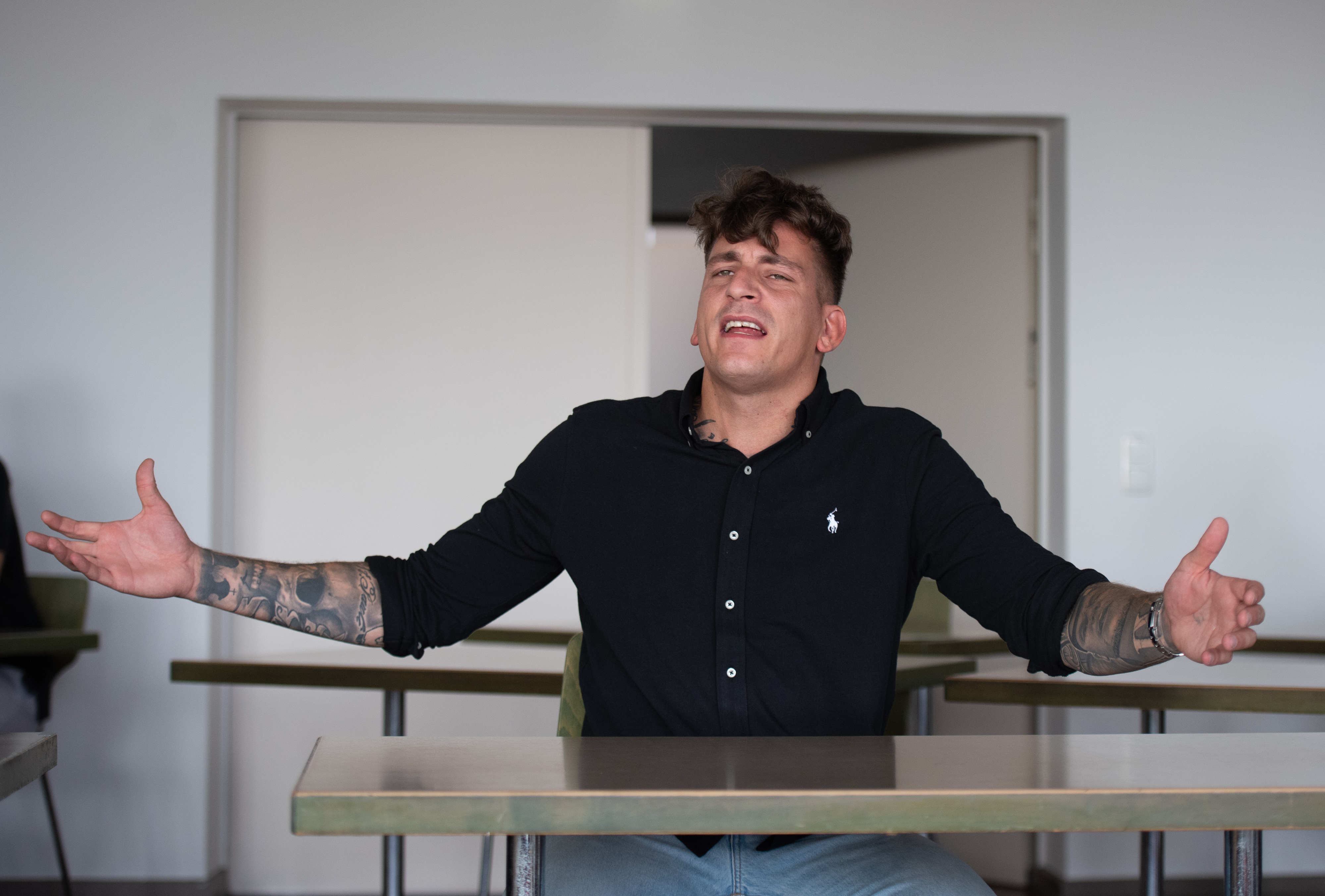 Gzuz zeigt sich immer wieder pöbelnd vor Gericht.