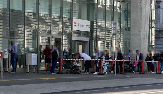 "Wollen sie sich die Boni holen?", fragt ein Leser.