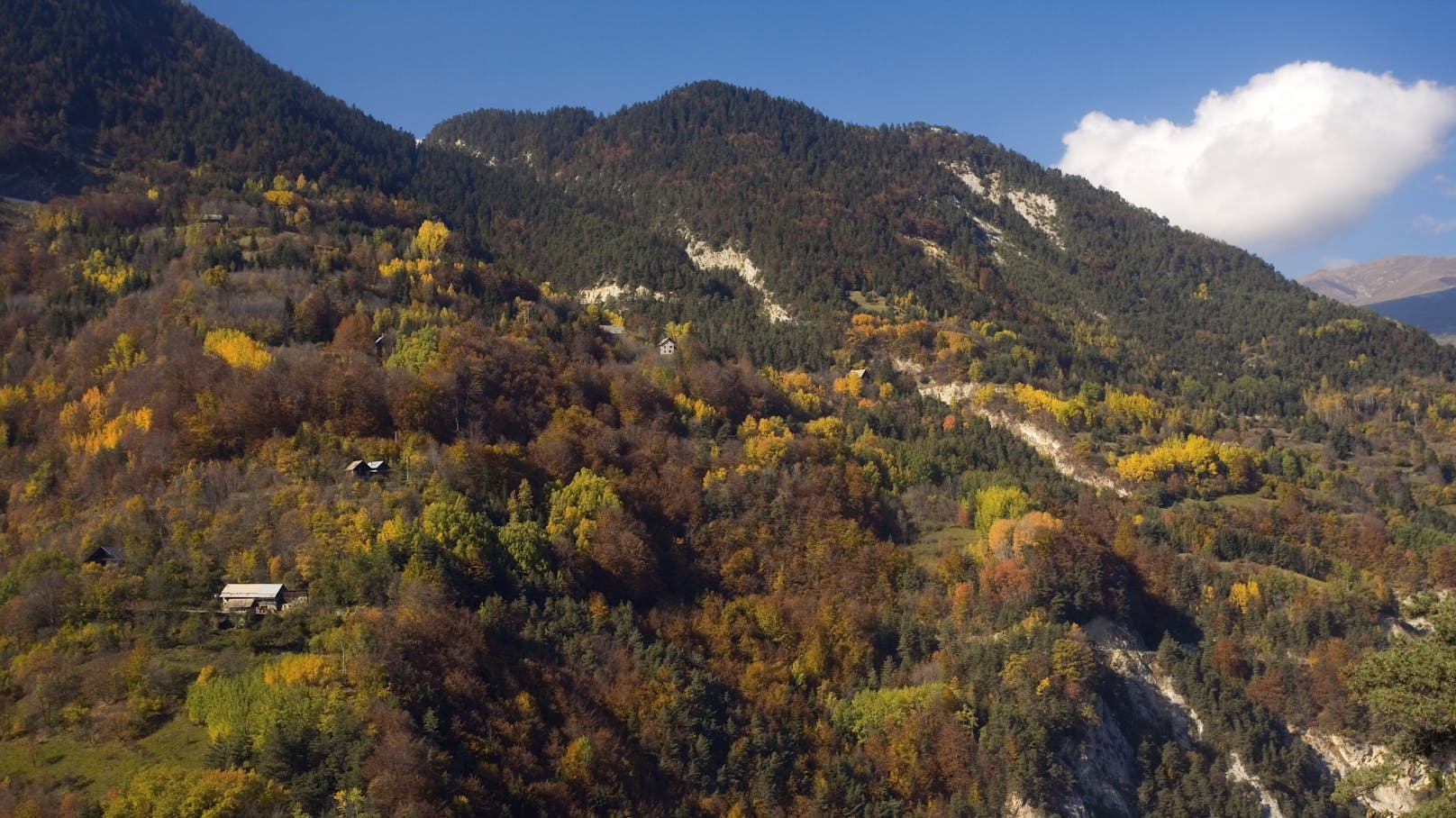 Das Belledonne-Massiv ist ein Ausläufer der französischen Alpen, als größere Stadt liegt Grenoble in der Nähe.