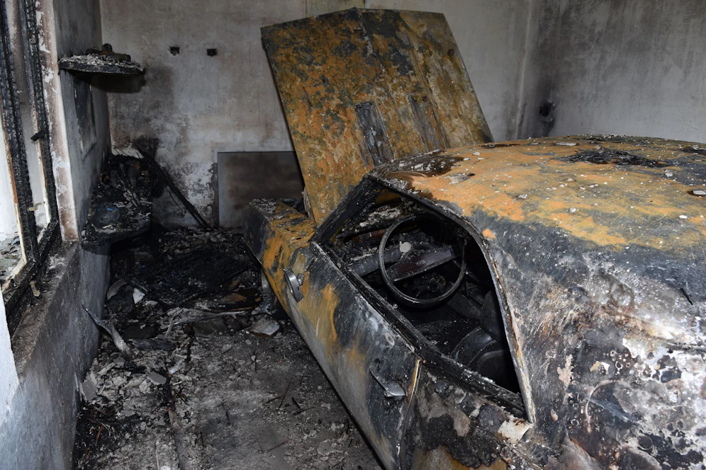 Seltenes Muscle-Car bei Brand völlig zerstört