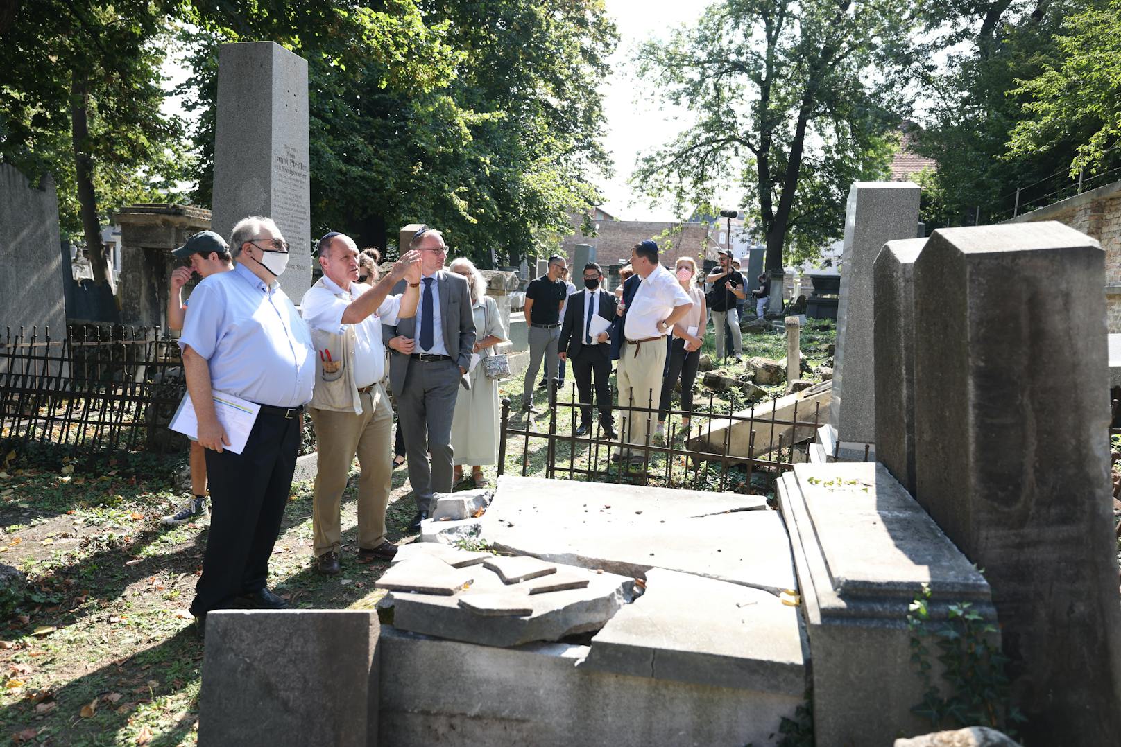 Ein Verein rettet den Friedhof vor dem Verfall. 