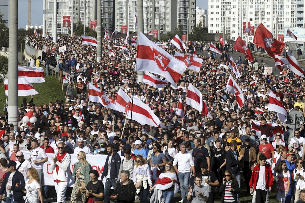 150.000 Menschen demonstrierten in Minsk gegen Lukaschenko.