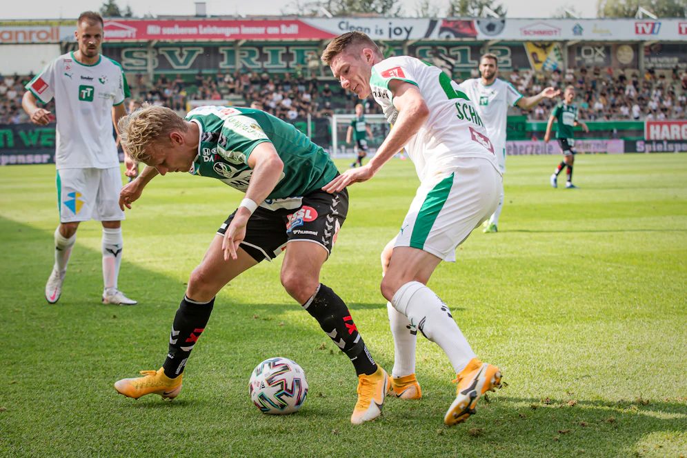 Ried und Wattens lieferten sich zum Auftakt ein intensives Duell.