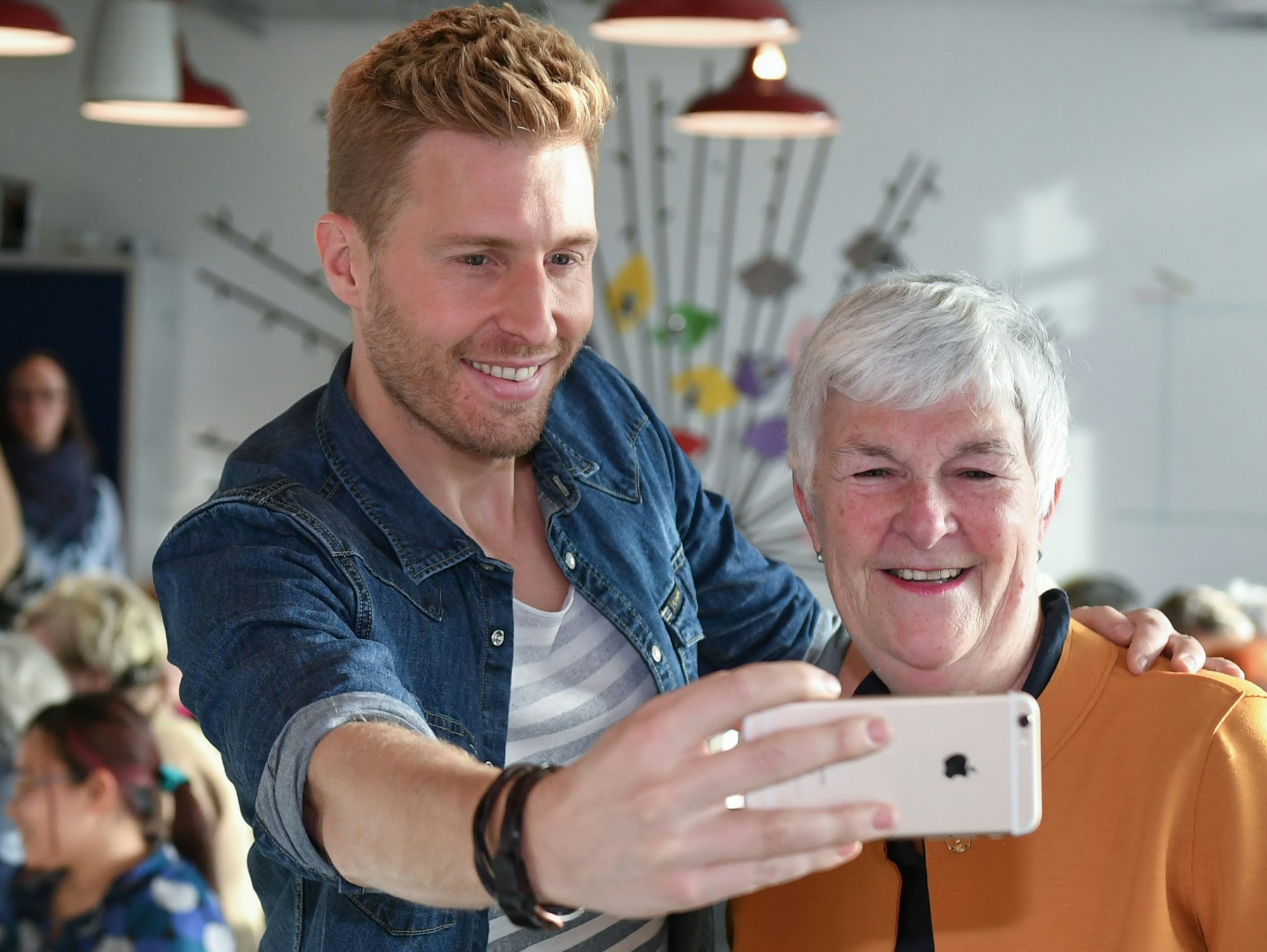 Maximilian Arland nimmt sich gerne Zeit für seine Fans