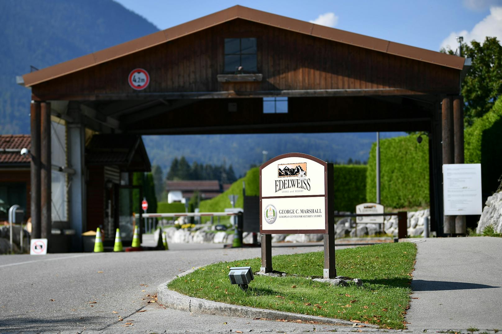 Das US-Army-Hotel "Edelweiss Lodge" in Garmisch-Partenkirchen